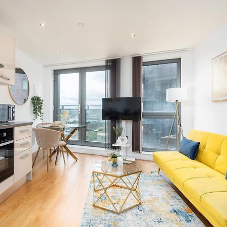 Exclusive Apartment - City Centre - Free Parking -Wifi Netflix- Juliet Balcony Лідс Екстер'єр фото