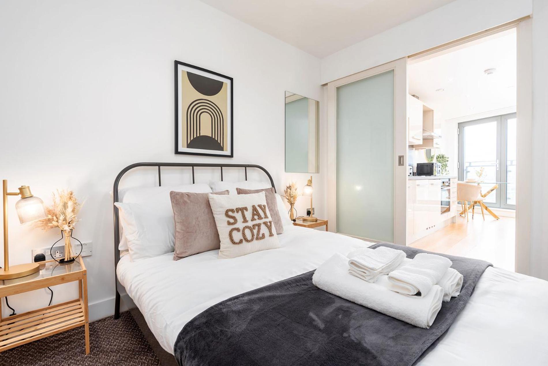 Exclusive Apartment - City Centre - Free Parking -Wifi Netflix- Juliet Balcony Лідс Екстер'єр фото