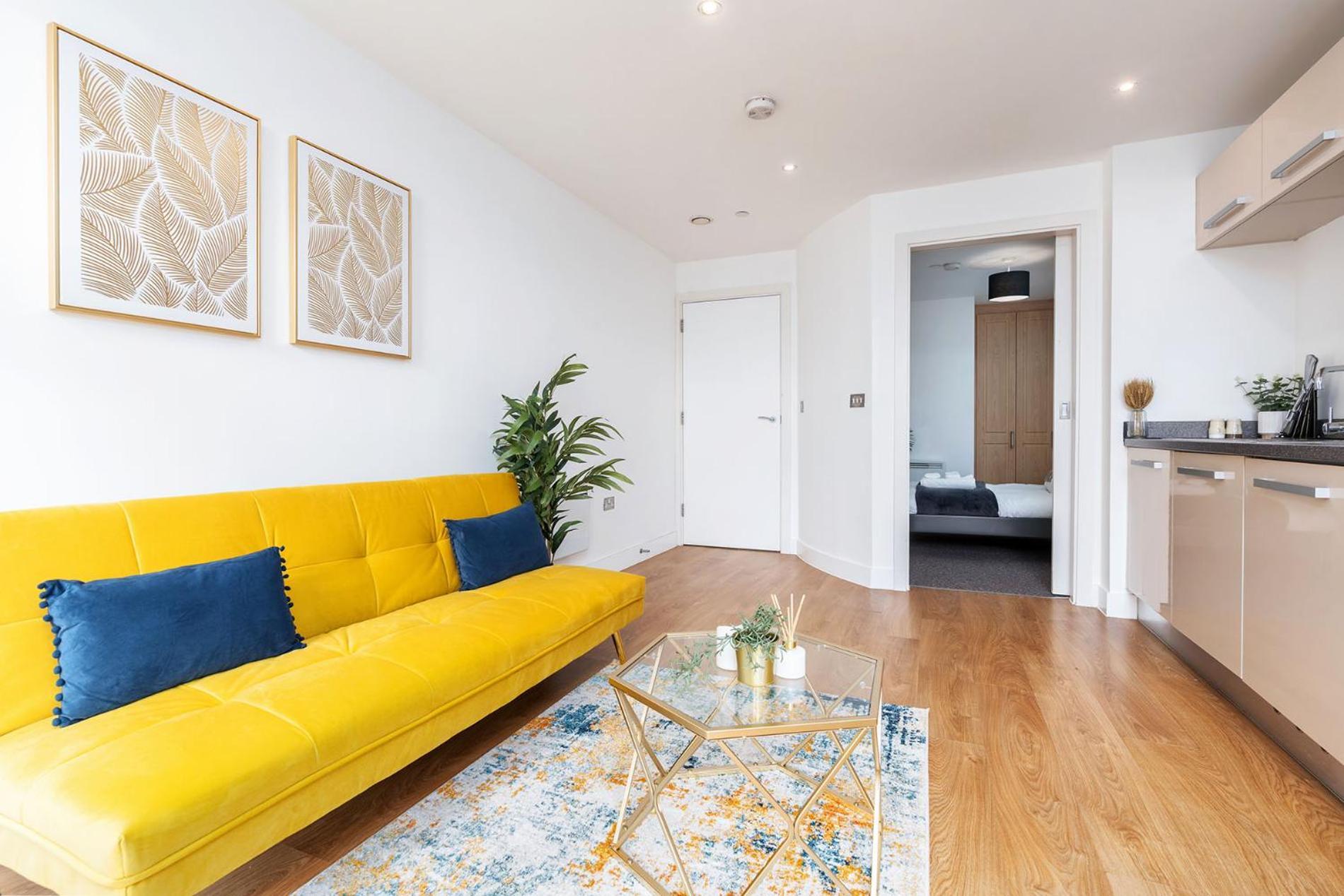 Exclusive Apartment - City Centre - Free Parking -Wifi Netflix- Juliet Balcony Лідс Екстер'єр фото